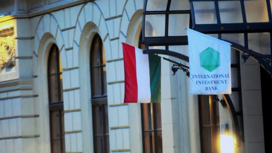 Hungary rút khỏi ngân hàng đầu tư quốc tế có liên kết với Nga